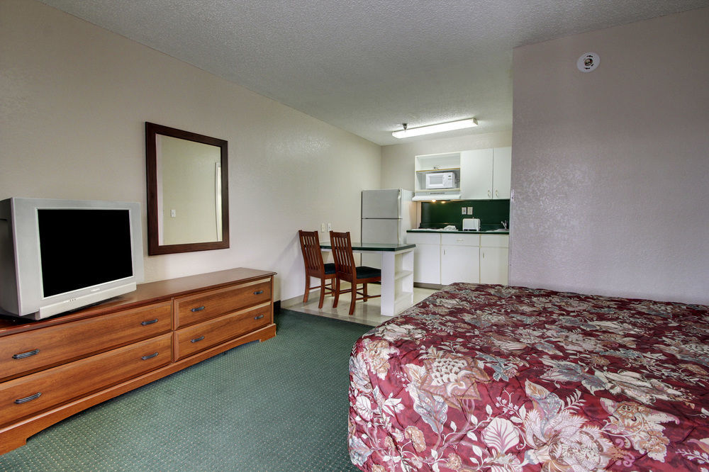 Intown Suites Extended Stay Raleigh Nc - Capital Blvd Exteriér fotografie