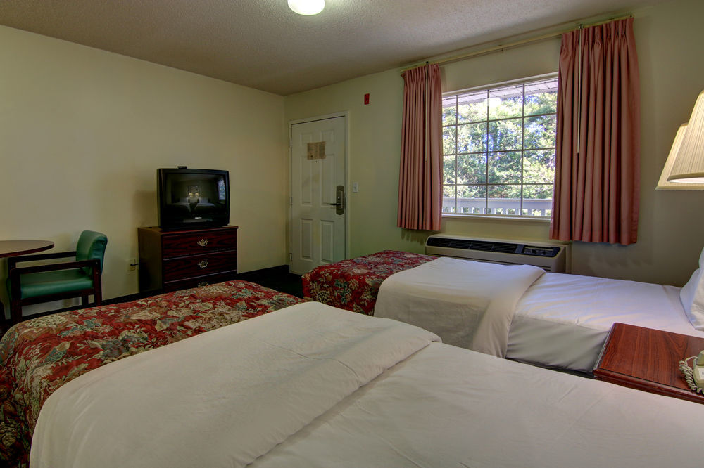 Intown Suites Extended Stay Raleigh Nc - Capital Blvd Exteriér fotografie